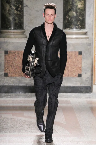Look 24